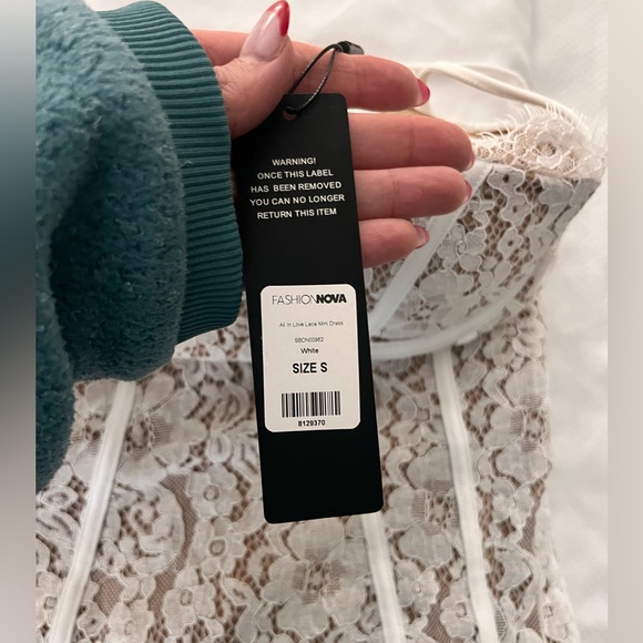 White Lace Bodycon Dress - Picture 6 of 6